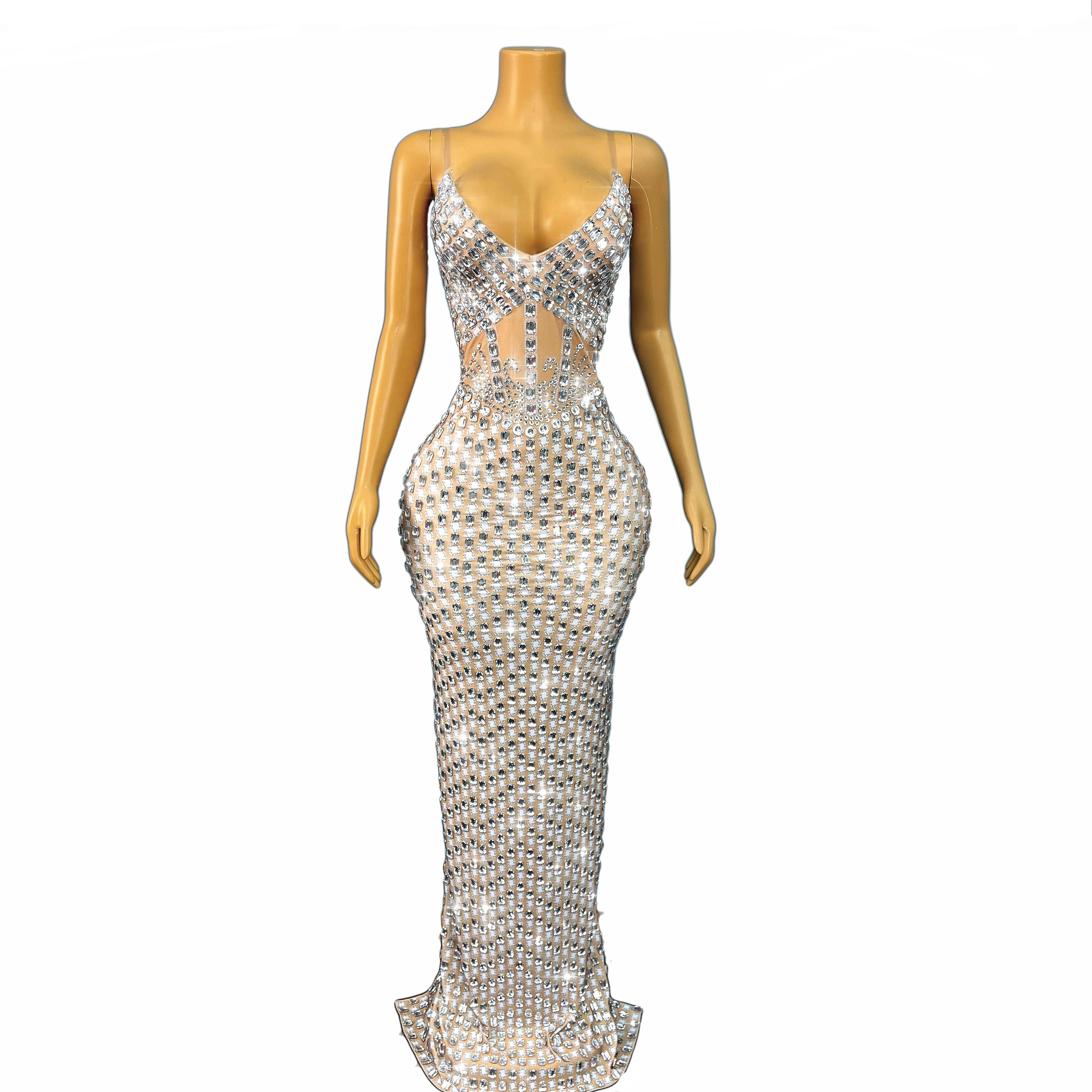 ชุดราตรีงานแต่งงานพรมแดง ประดับคริสตัลสีเงินระยิบระยับ ดีไซน์หรูหรา คอวีเซ็กซี่ สายเดี่ยว