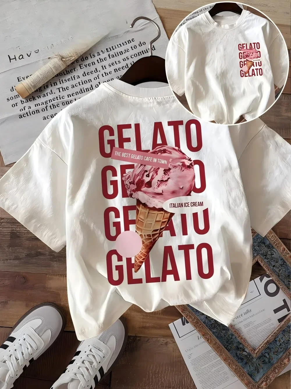 Camiseta Gráfica Feminina 'The Best Gelato Cafe In Town' com Estampa de Letras, Estilo Casual de Verão, Estética Retrô, Moda Harajuku