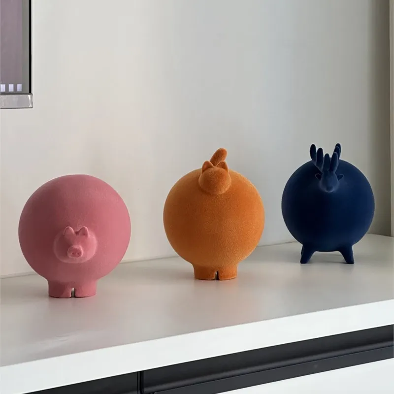 MOMO Piggy Living Room TV Cabinet Ornament - High-End Niche Soft Lighting Decoration Luxury Entrance Art Home Decor