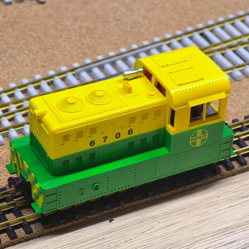 HO tipo 1/87 tren ferroviario modelo MDT locomotora diésel de potencia 96051 pista eléctrica juguete tren modelo niño juguete para regalo