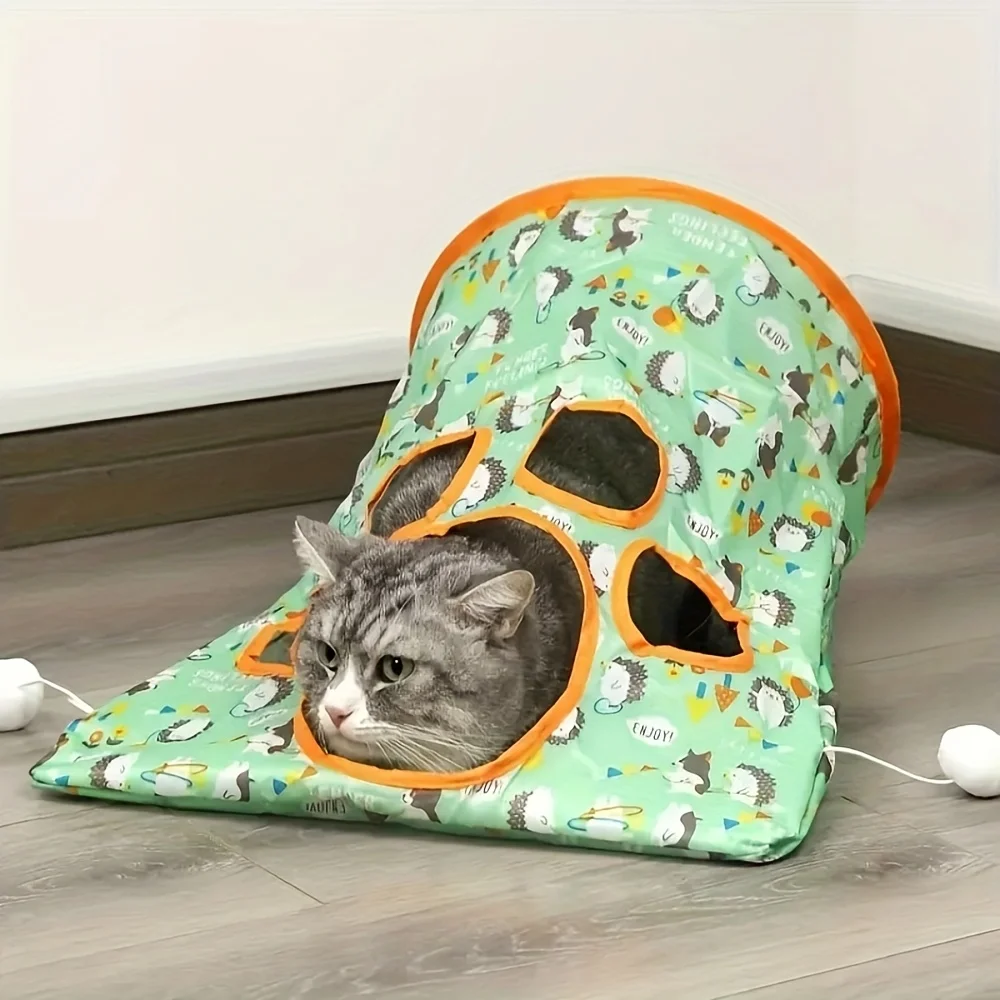 Le chat joue dans le tunnel. Le son du chat qui bouge à l'intérieur du sac. Une souris en peluche pliable pour soulager l'ennui du chat.
