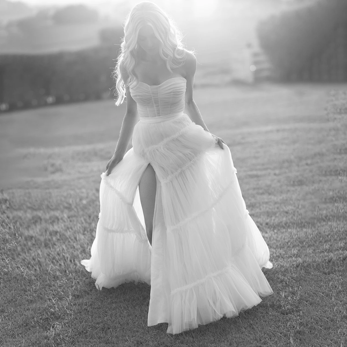Strapless Sexy Customized A Line Wedding Dress Brush Train Sweetheart Ruched Tulle High Split Tiered Ivory Zipper Bridal Gowns