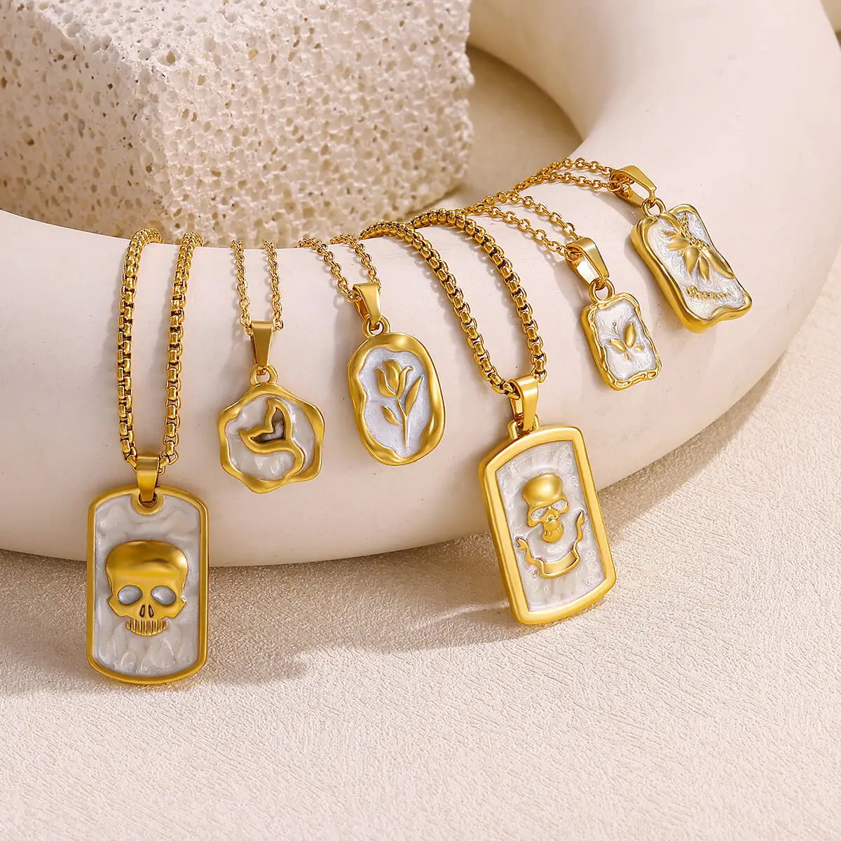Elegant Charm Drip Oil Rose Flower Pendant Necklace Women Gold Color Stainless Steel Clavicle Fish Tail Necklaces Party Jewelry