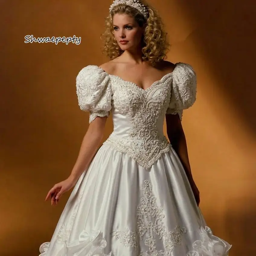 Vintage Victorian Ruffles Wedding Dress Puff Sleeves V-Neck Lace Appliques A-line Full Length Bridal Gowns Customized