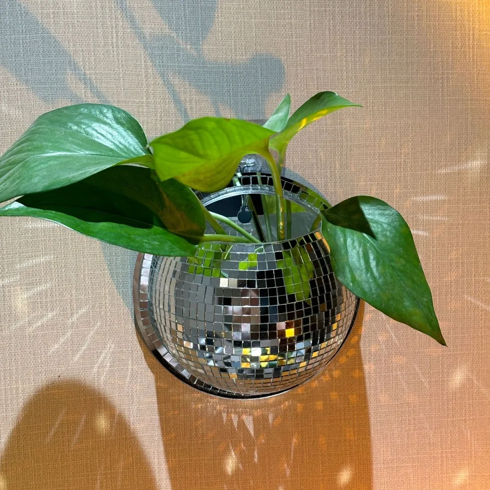 Acrylic Mirror Finish Wall-Mounted Disco Planter Shining Decorative Disco Wall Vase Half Sphere Disco Wall Decoration Bathroom