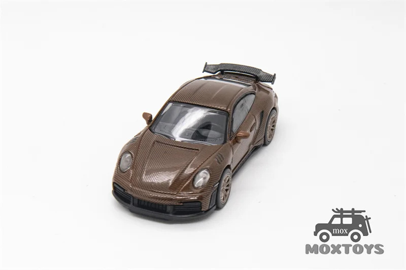 Pop Race 1:64 992 STINGER GTR CARBON EDITION BROWN Diecast Model Car