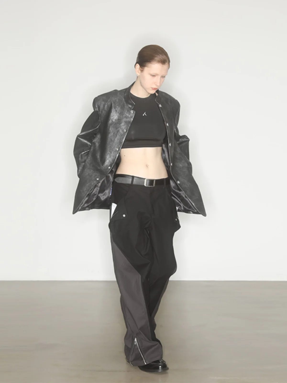 

Neutral Men Women Micro Light Bla Silver Leather Stand Collar Loose Autumn Winter Jaet Top AXYPAGES AX-907