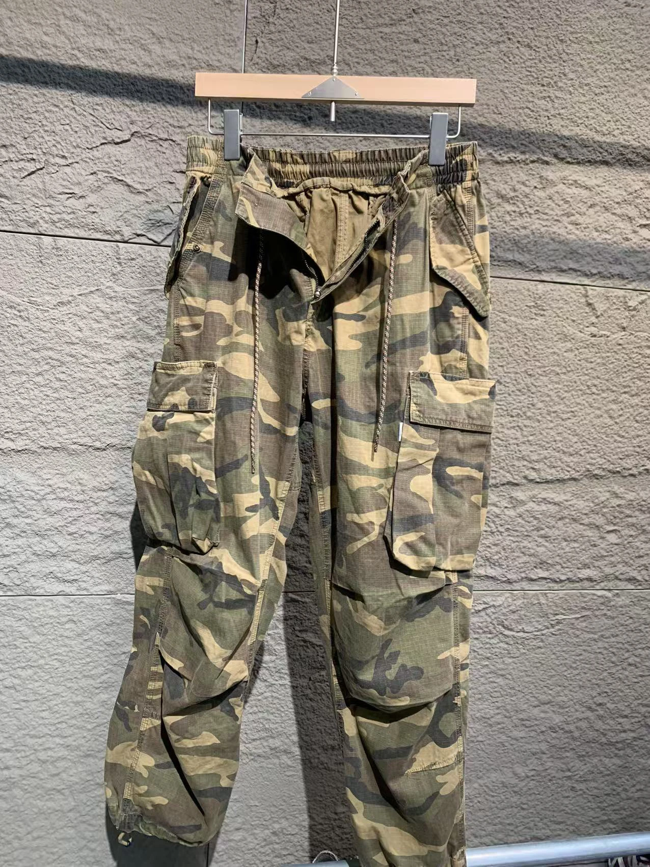 

Niche Designer Style ~ Washed Ceiling Distressed Camouflage Mechanical Multi-Pocket Workwear Trousers