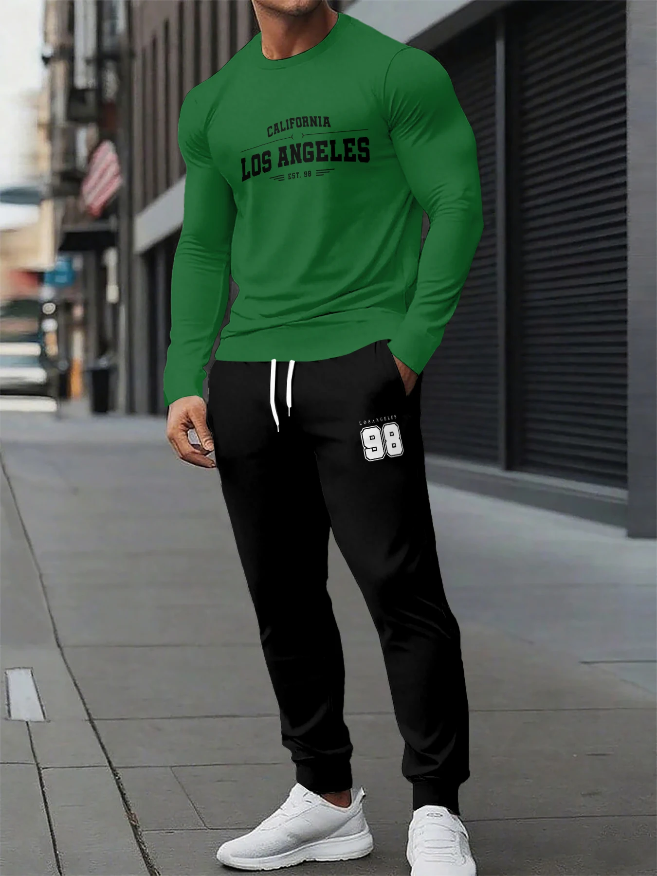 

The autumn new printed comfortable and casual men's outdoor sports sweatshirt and sweatpants set