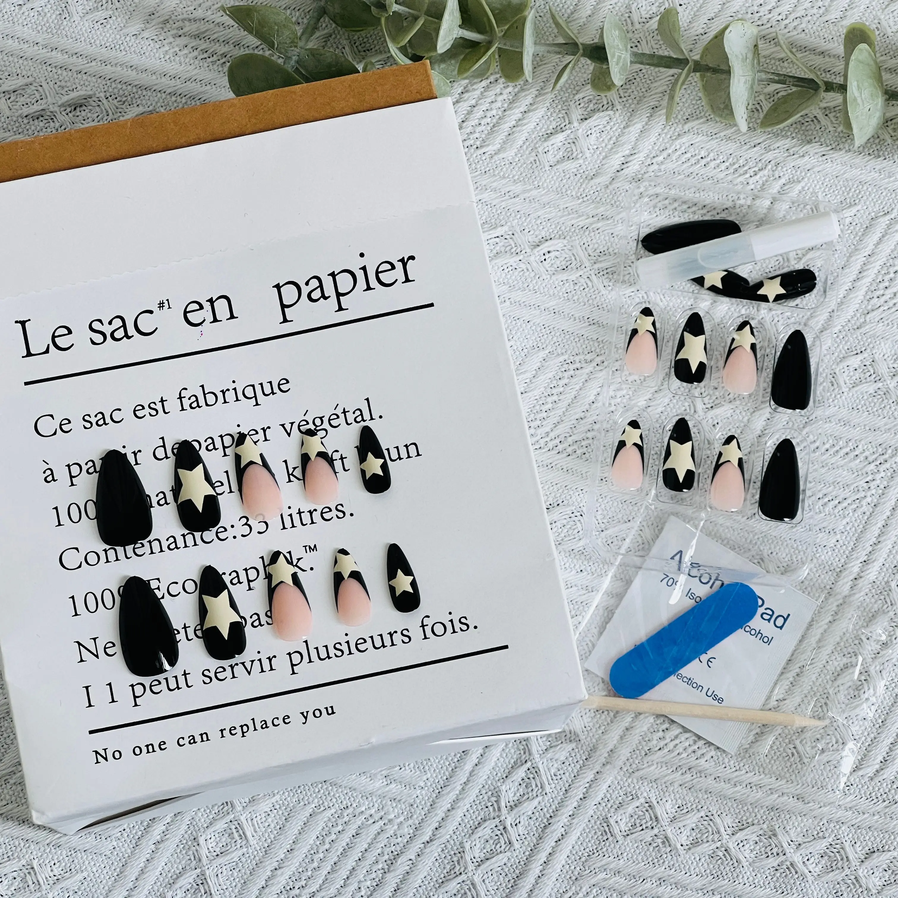 24개 중간 및 긴 스틸레토 프레스온 네일 - 별 디자인이 있는 핑크 및 블랙 컬러 블록 |   풀 세트 탈부착 가능한 인조 손톱