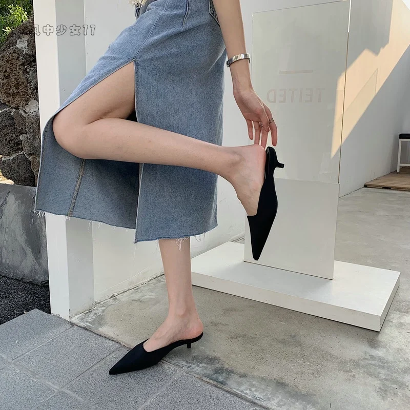 Nowe damskie pantofle ze szpiczastym noskiem damskie pantofle w cukierkowym kolorze damskie eleganckie sukienki sandały kwadratowe na niskim obcasie