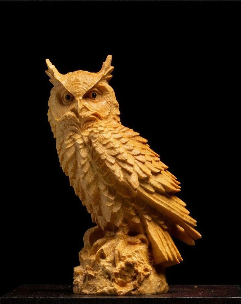 D080 -- 9 High Carved Boxwood Carving Home Figurines : Vivid Owl