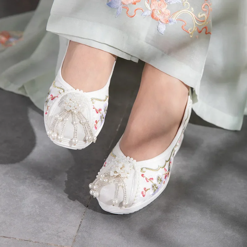 

CY201 2024 Spring New Pearl Fringe Small Single Shoes Xiuhe Ethnic Style Embroidery Hanfu Shoe