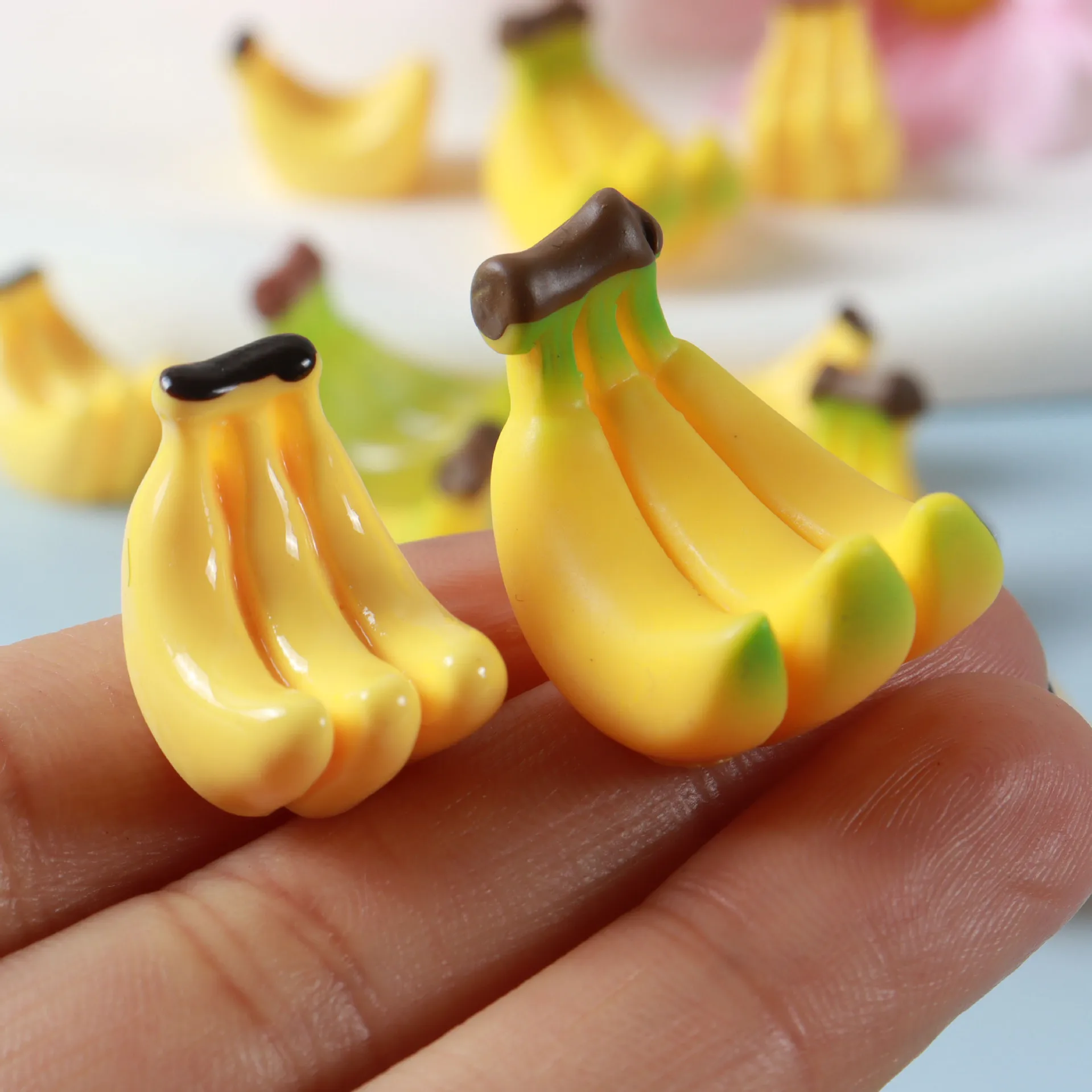 10 Uds 3D Mini simulación fruta plátano embalaje independiente estilo Kawaii casa de muñecas cocina teléfono móvil accesorios DIY