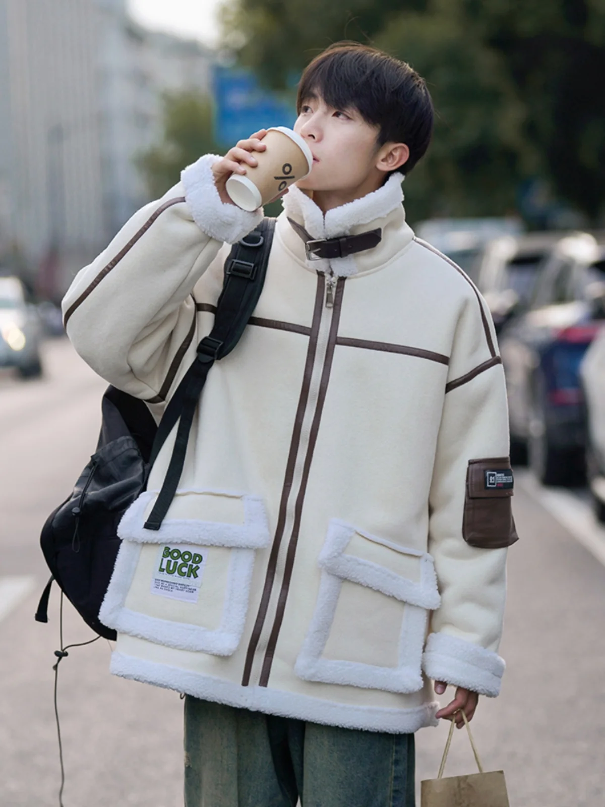 

Мужская зимняя утепленная куртка из хлопка с подкладкой из овечьей шерсти, кожаными и меховыми вставками, в американском ретро-стиле.