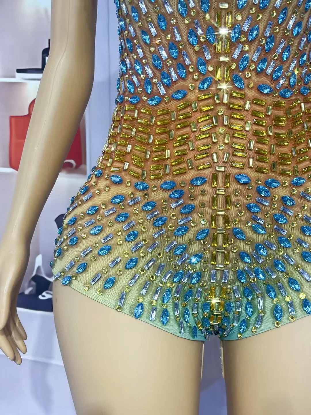 عيد ميلاد احتفال حزب الزي DS بار عرض ارتداء المغني راقصة أداء زي مشرقة الملونة الراين ارتداءها