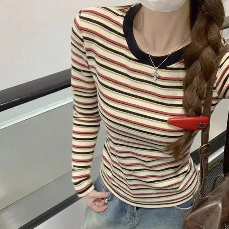 

Полосатые осенние женские облегающие футболки с длинными рукавами и трендовым верхом