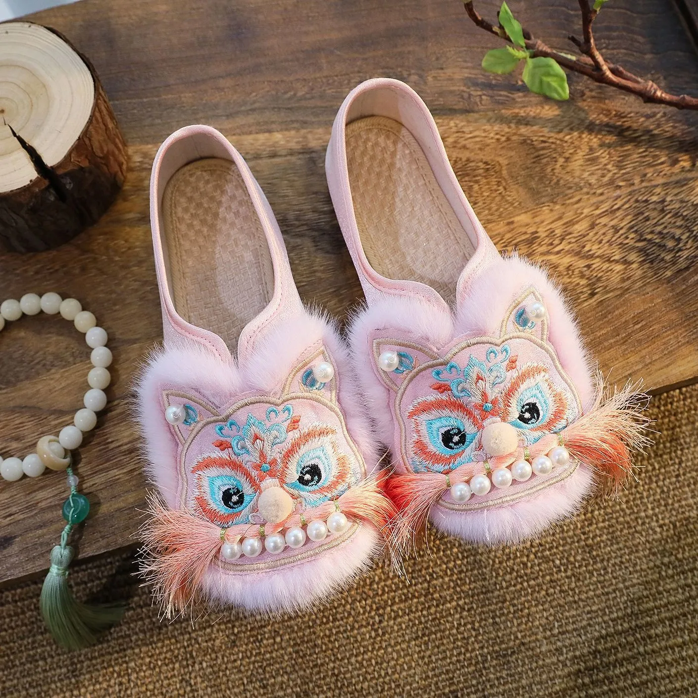 Traditional Tiger Head Embroidered Shoes 2026 Spring Autumn Women Old Beijing Cloth Shoes Chinese Style Female Flat Hanfu Shoes