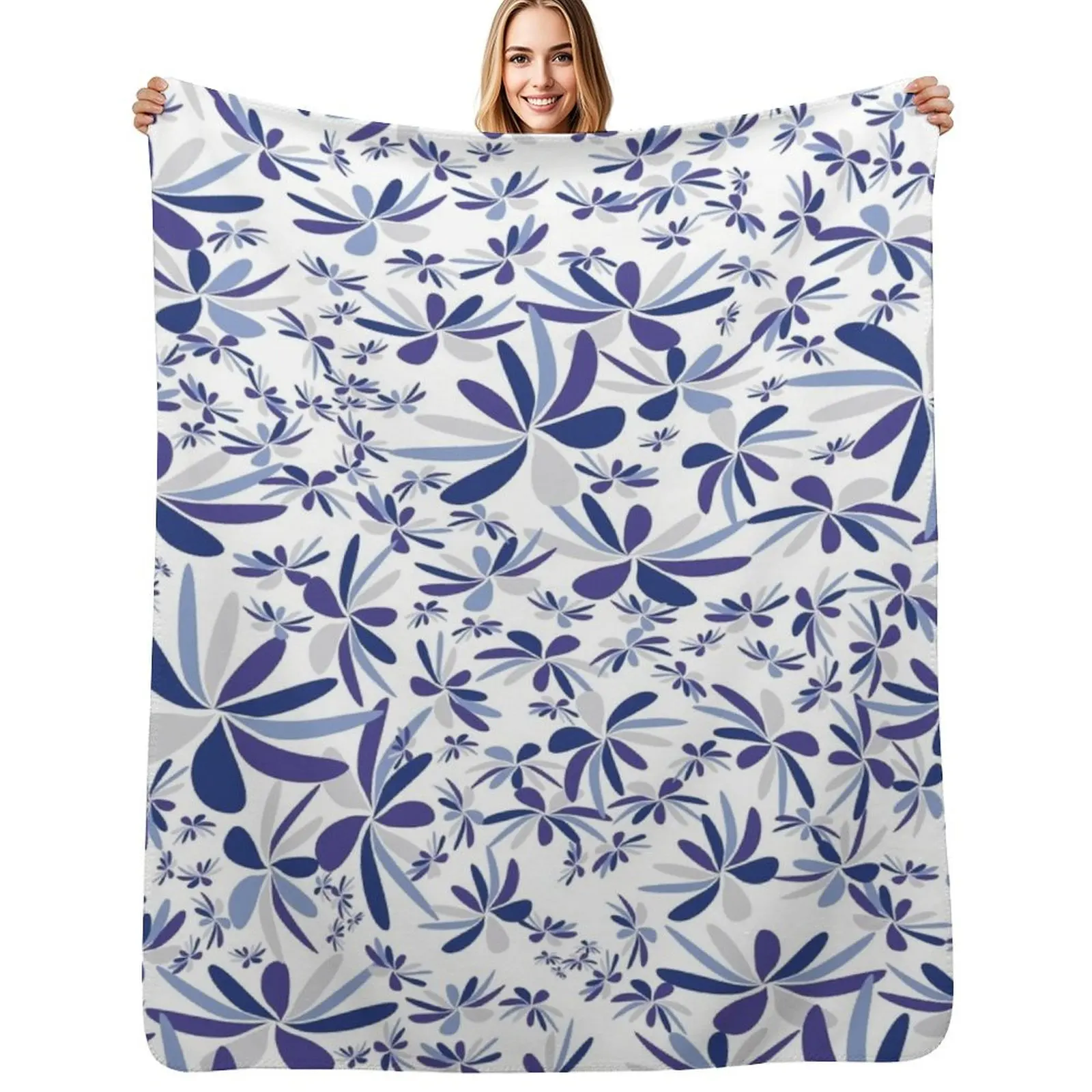 

Blue flowers Throw Blanket Luxurious Soft Blanket Holiday Gift for Family