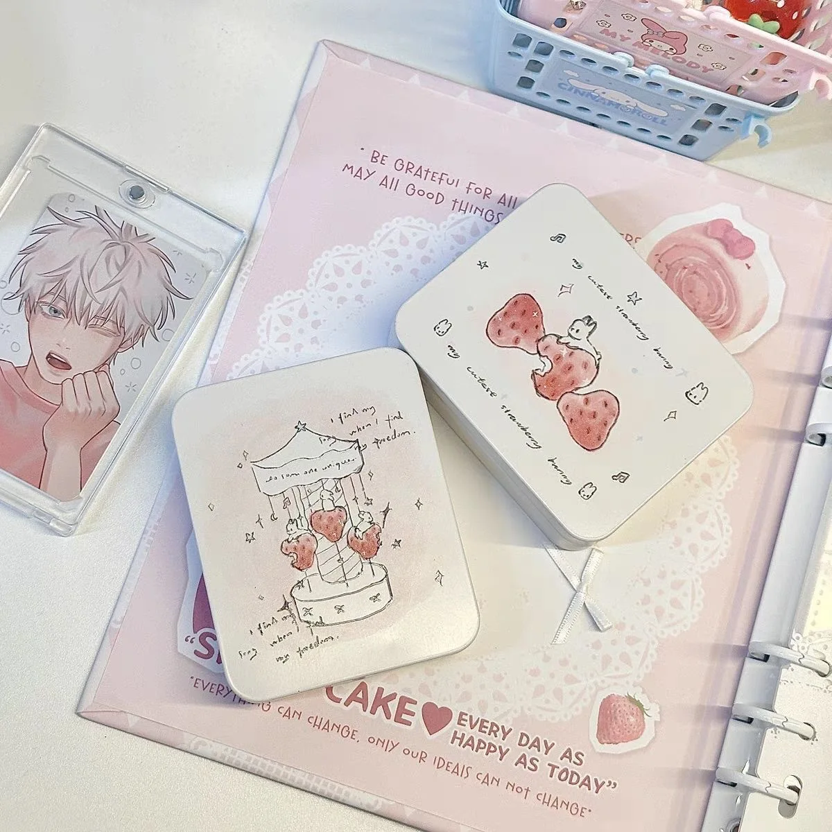 1Pc Kawaii Sweetheart Strawberry Rabbit Tin Box Girl KPOP Photocard Sticker Hair Clip Jewelry Storage Box Cute Desktop Organizer