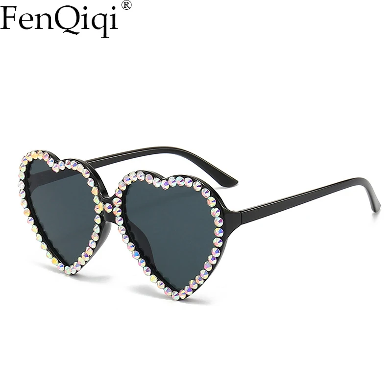 

Fashion Diamond Blingbling Heart Sunglasses For Men Women Luxury Brand Designer Rhinestone Sexy Barbie Pink Sunglasses Women