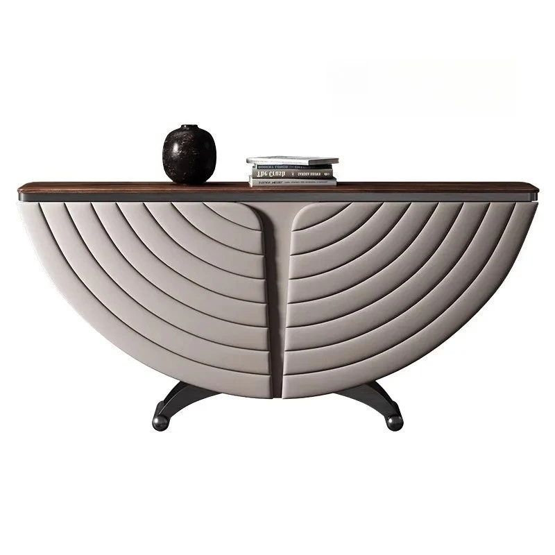 

Современный светлый роскошный входной шкаф, вилла из натурального мрамора, весь дом с полукруглым входом из орехового дерева.