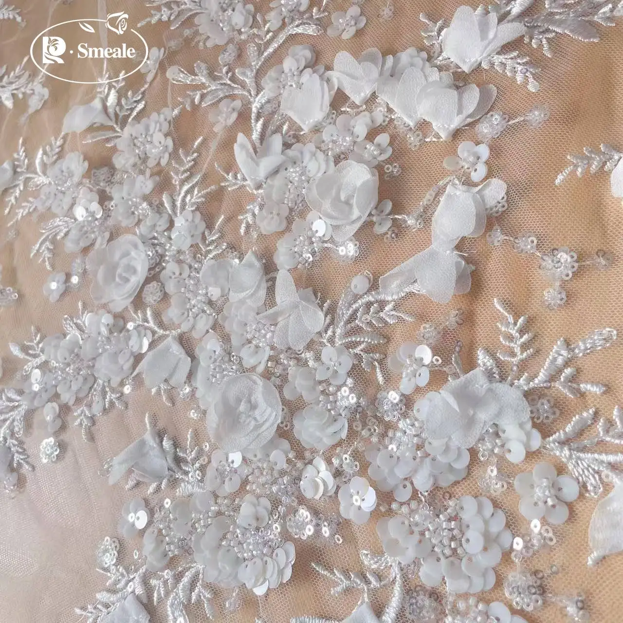 Weißer 3D-Chiffon-Blumen-Perlen-Pailletten-Stickerei-Spitzenstoff. Hochzeitskleid aus glänzendem Brautstoff RS250481 – Detail 6