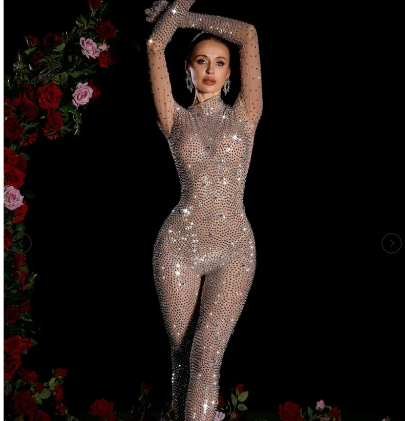بذلة Jovita Crystal Bodycon ذات الرقبة العالية