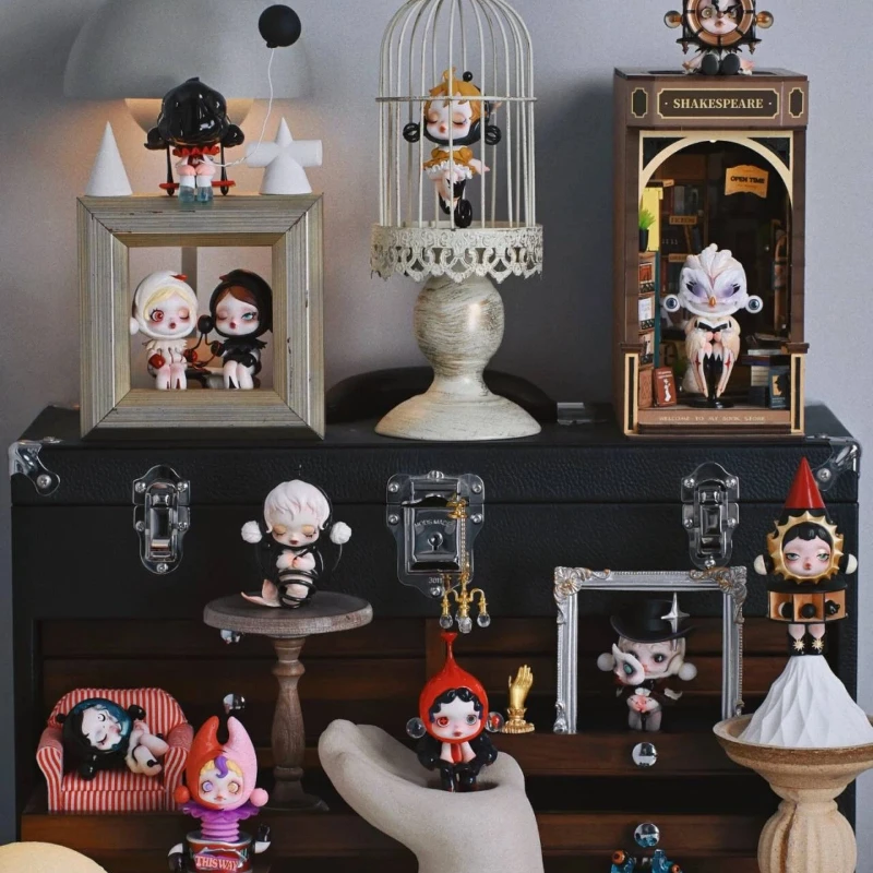 

POP MART подлинная Skullpanda изображение реальности серии фигурки слепая коробка игрушка модная модель загадочная коробка милый орнамент подарок на день рождения