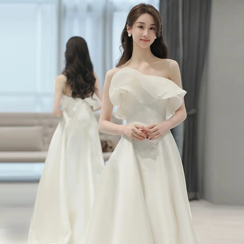 프랑스 새틴 끈이 없는 가벼운 웨딩 드레스 간단한 약혼 드레스 연꽃 잎 칼라 환영 드레스 흰색 정장 드레스 맞춤형