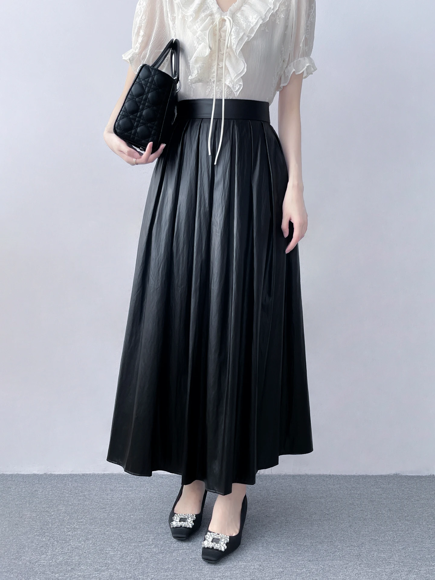 Slimming Long Black Pleated Skirt High Waist A-Line Simple Commute Fashion Large Skirt Women's Fashion Korean Style Half-leng...