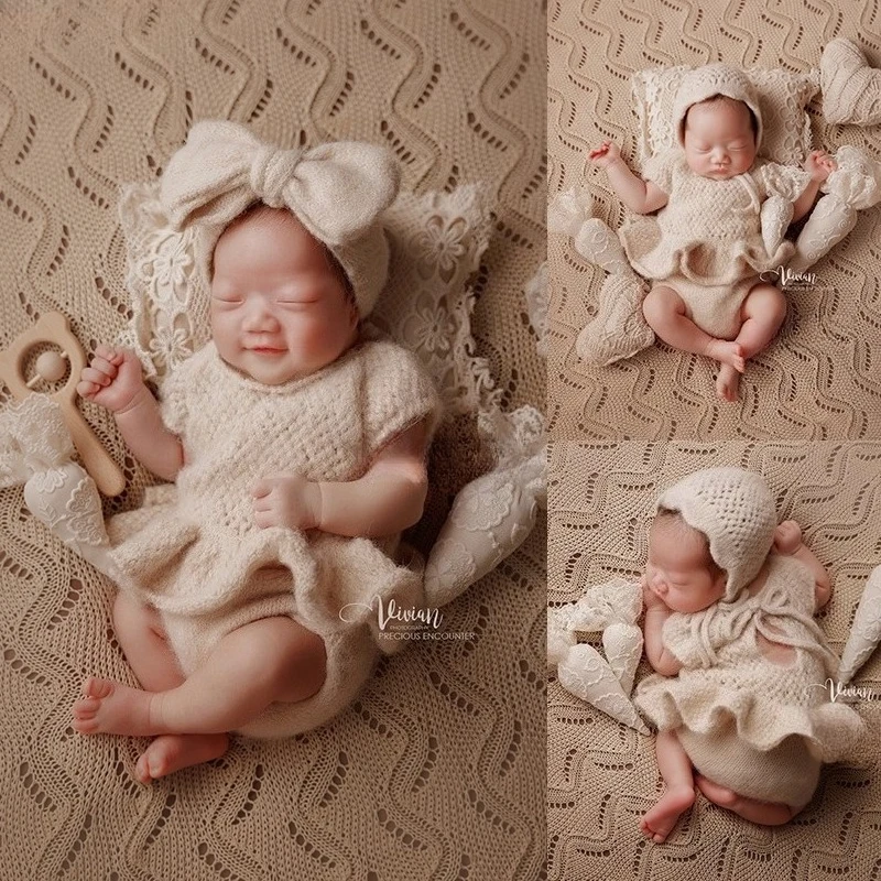 Newborn Photography Props Retro Knitted Backdrop Knitted Bunny Outfit with Carrot Lace Pillow Theme Set for Studio Photoshoot