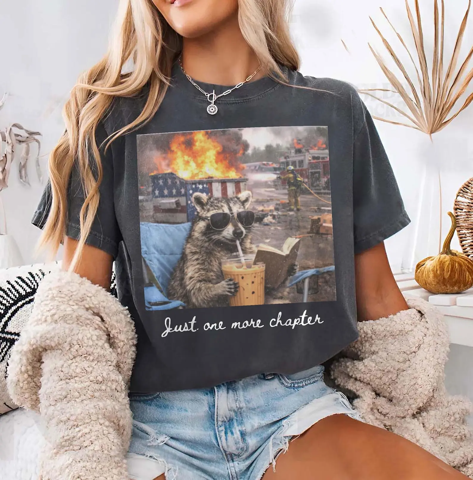 One More Chapter Dumpster Raccooncotton Shirt, Retro Bookish Girl Tee, Funny Reading Raccoon, Book Lover Gift