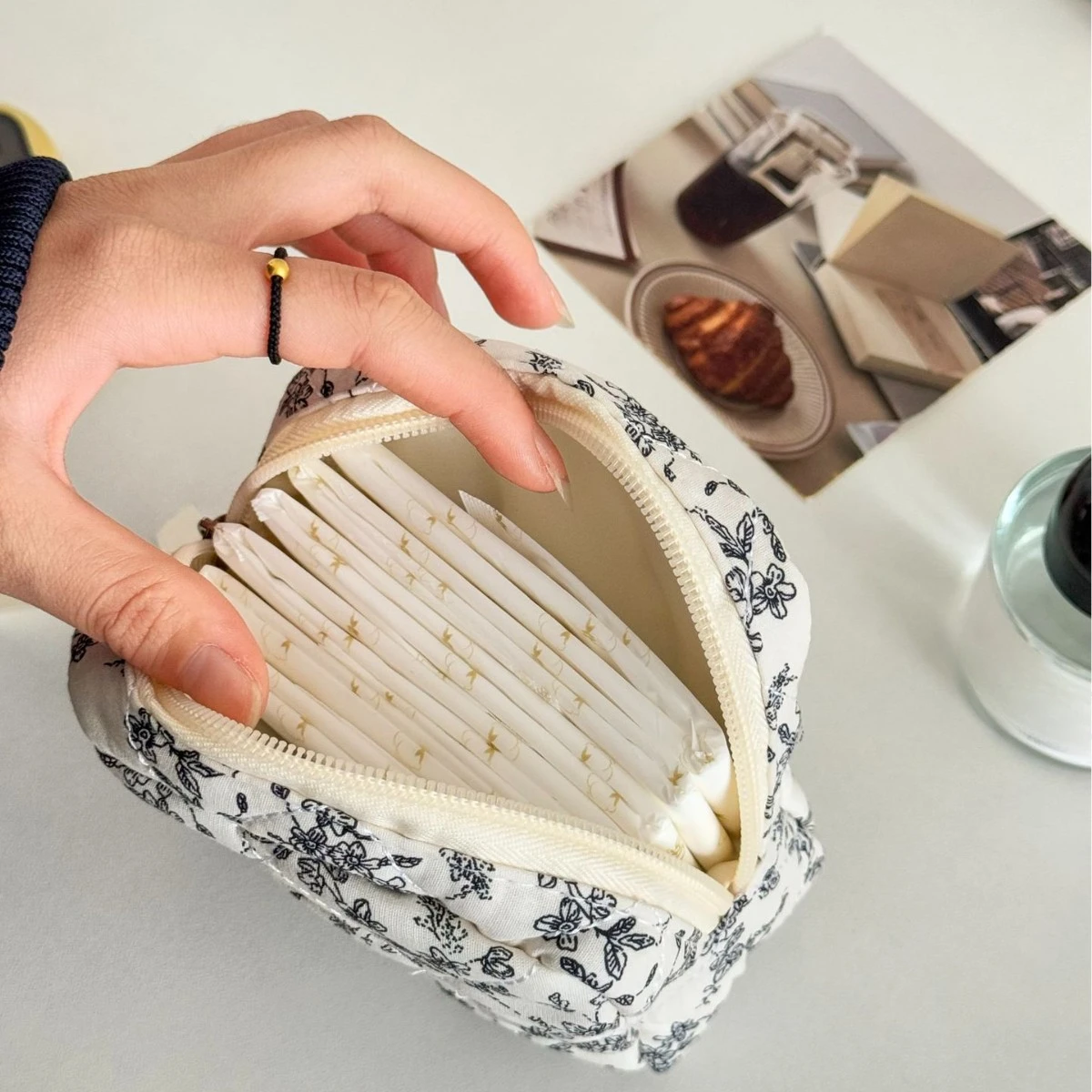 

Black Flower Square Cosmetic Bag Women Portable Earphones Lipstick Sanitary Napkins Storage Pouch Small Makeup Zipper Bags