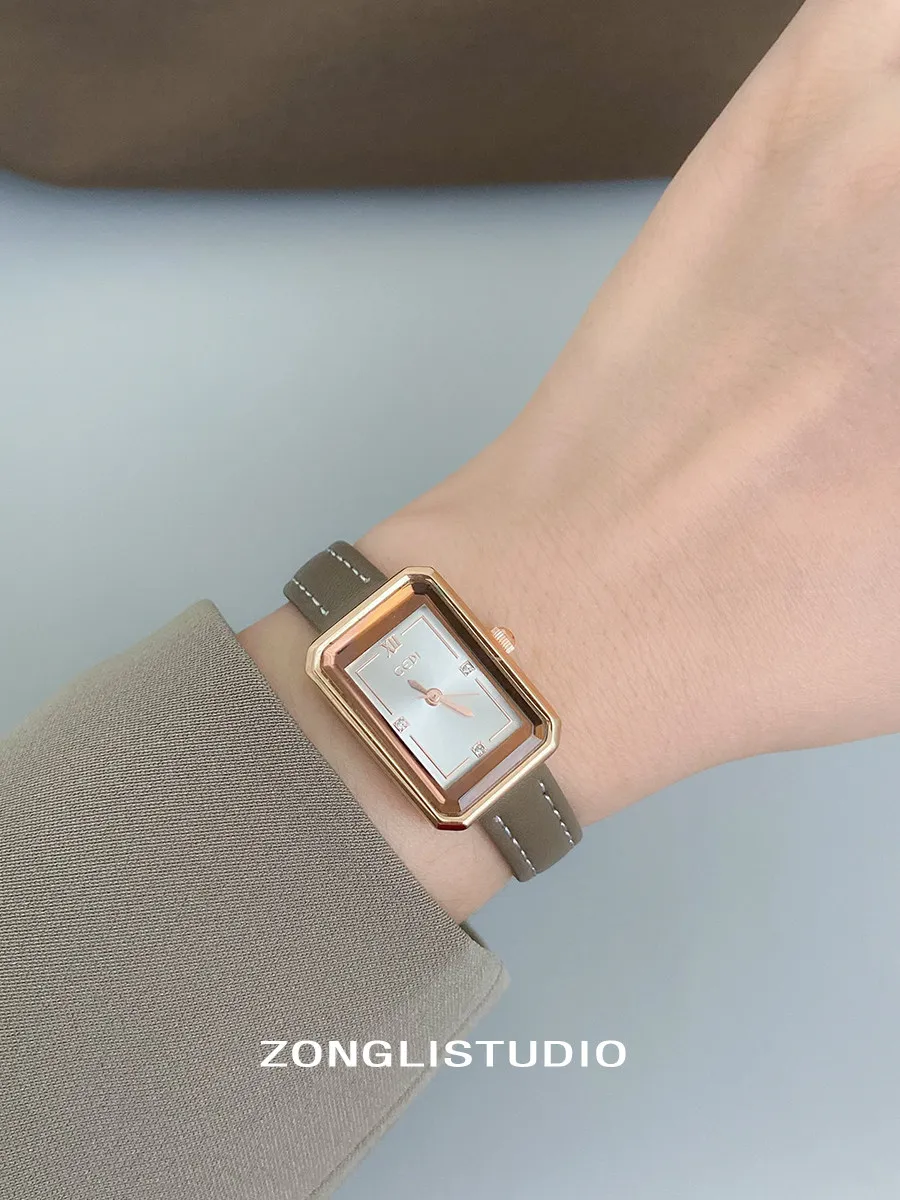 Retro Leather Watch For Women, Small And Exquisite, Stylish And Elegant, High-End And Luxurious Design With A Leather Strap.