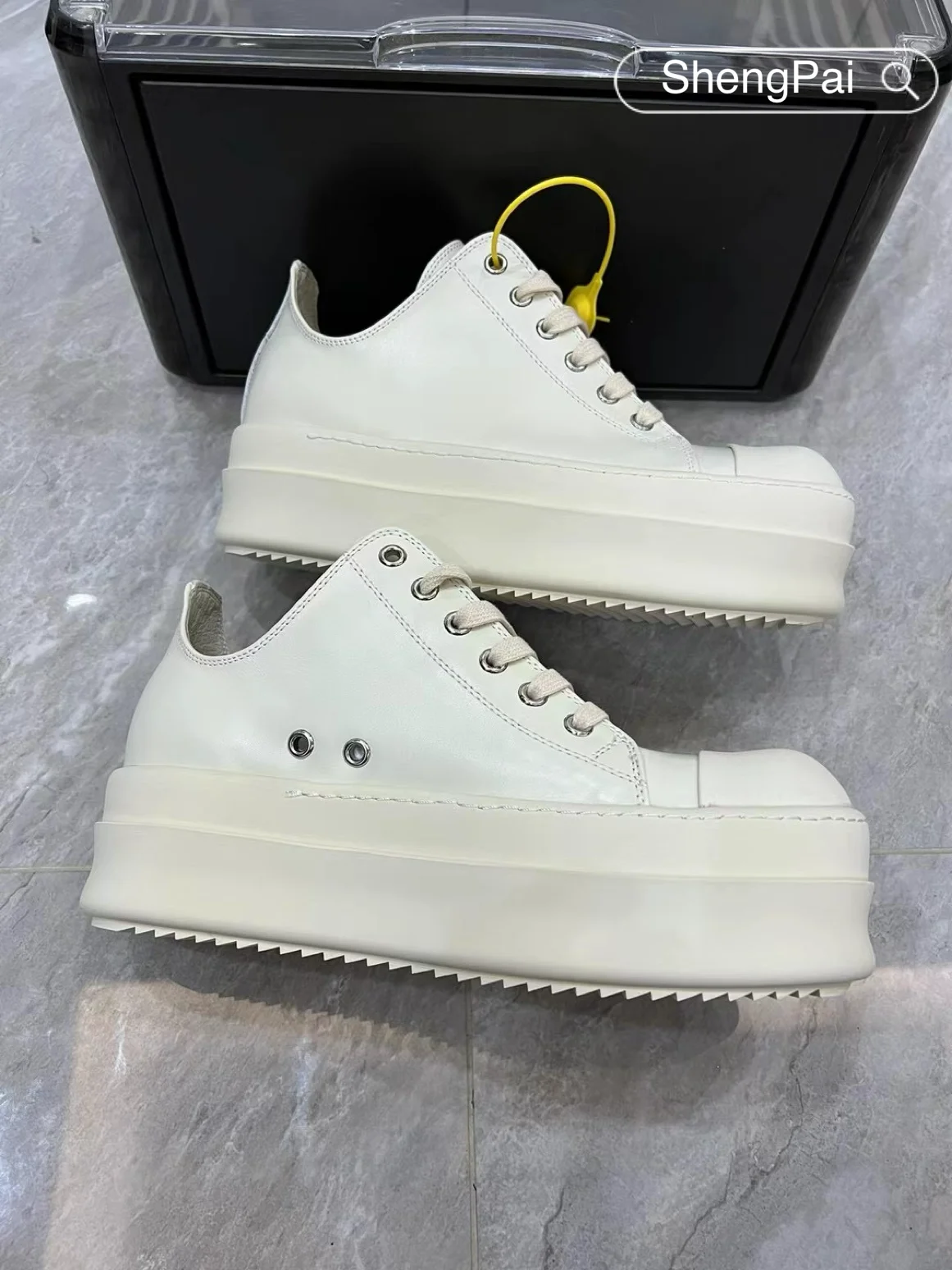 

Men's Leather Casual Shoes Ivory Low-top Design Luxury Brand Women's Padded Heels Sneakers Fashion Padded Sole Men's Shoes