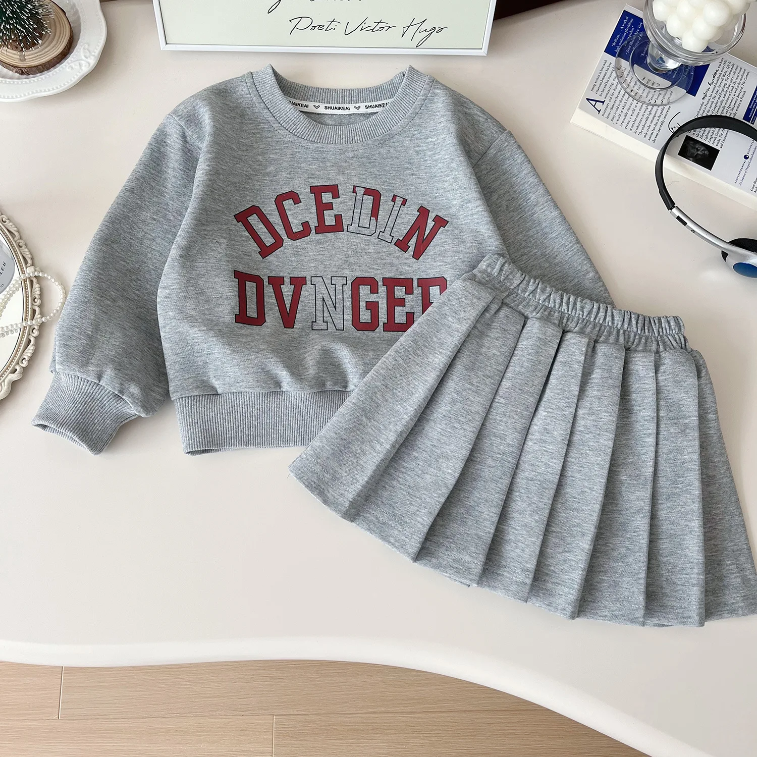 2026 spring winter new Girls set Clothes teenager letter hooded sweatshirts t-shirt + pleated skirt 2 3 4 5 6 7 8 year tracksuit
