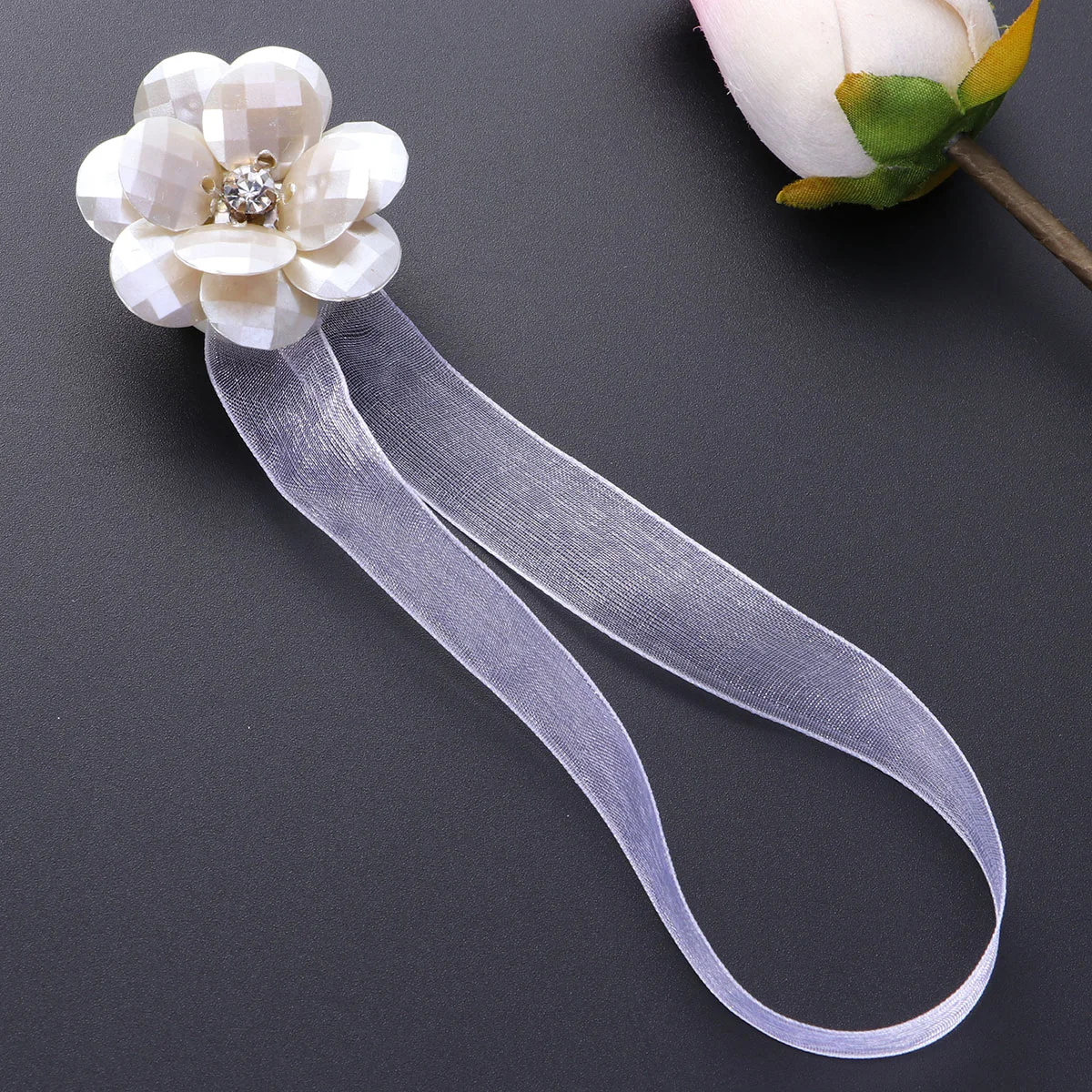 Crystal Curtain Magnetic Tieback Flower Curtain Straps Clips Decorative Curtain Drapery Holdback Buckle with Ribbon for Home Off