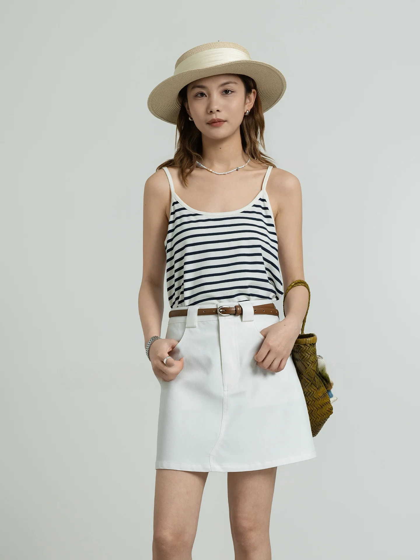 

Легкая женская майка на одной бретельке с геометрическим узором, летняя коллекция 2026, новинка, уличный стиль, хлопок, короткий рукав, в полоску