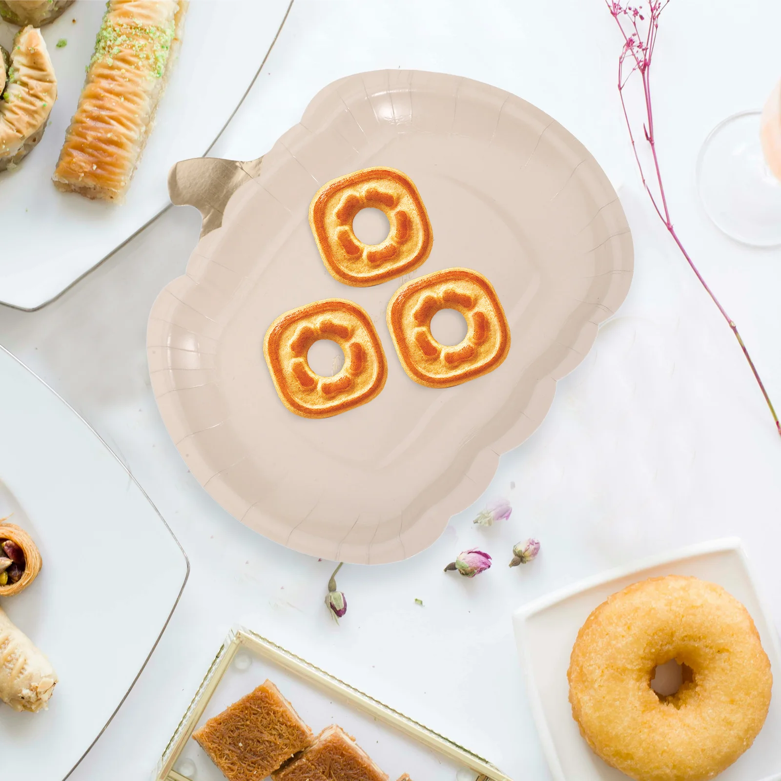 

10 Pcs Pumpkin Paper 7 Inch Beige Disposable Dinner Dessert Plates Halloween Festival Fruit Plates Party Supplies