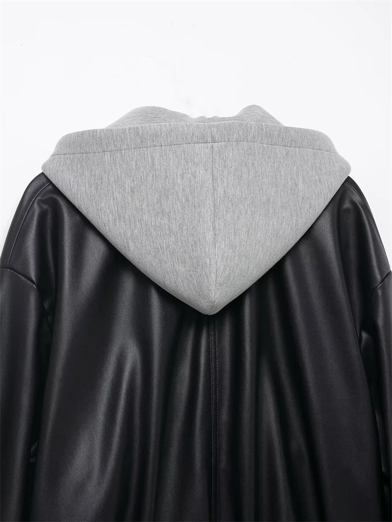 เสื้อแจ็คเก็ตผู้หญิง 2025 รุ่นใหม่ ฤดูใบไม้ร่วง สีดำ แขนยาว หนังเทียม แต่งผ้าแบบแพทช์เวิร์ค สไตล์ไบค์เกอร์ ทันสมัยและแฟชั่น