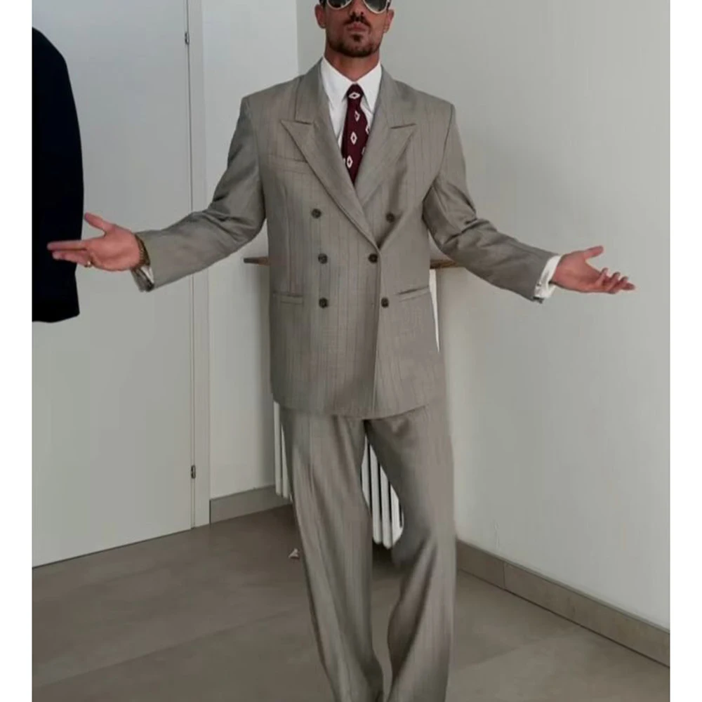 

Винтажный светло-серый двубортный пиджак в тонкую полоску, мужской уличный костюм большого размера, модный наряд для официальной вечеринки (куртка + брюки)