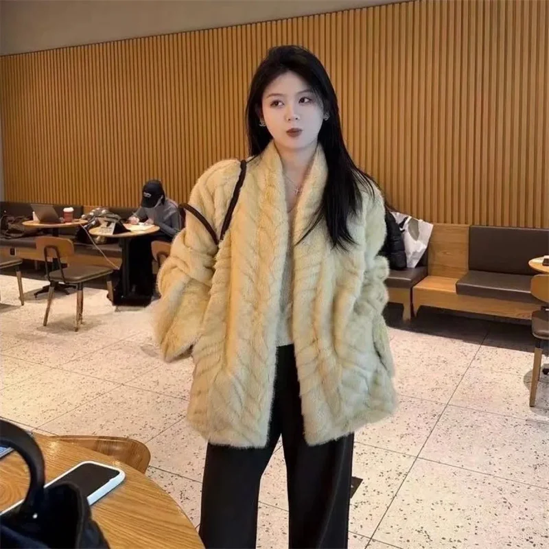Winter Ladies Fashion Golden Leaved Fur Jacket Autumn Female V-neck Plush Outwear Korean Women Long Sleeves Casual Faux Fur Coat