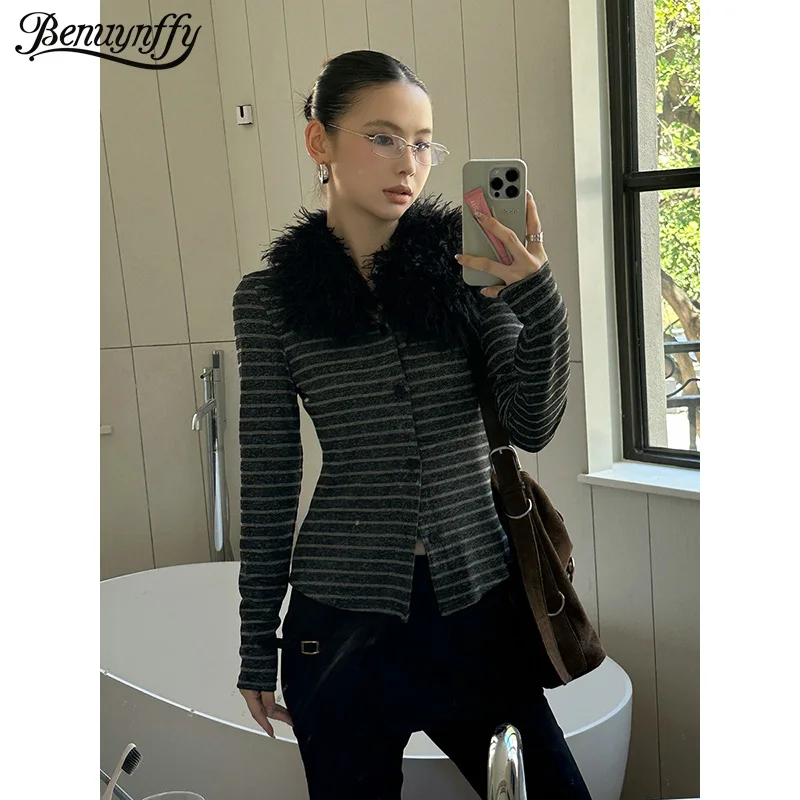 

Benuynffy 2025 осенне-зимняя полосатая футболка на пуговицах с меховым воротником, женская модная футболка Y2K, тонкие уличные топы 2000-х годов
