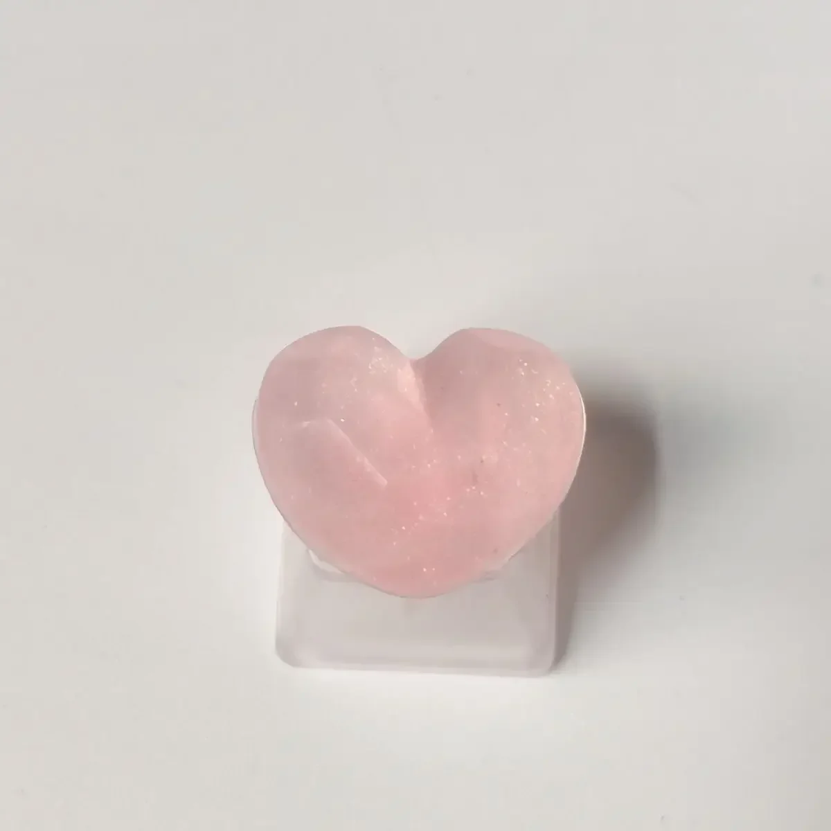 

Transparent love mechanical keyboard personalized keycap Ome height R4 three-dimensional keycap cross shaft