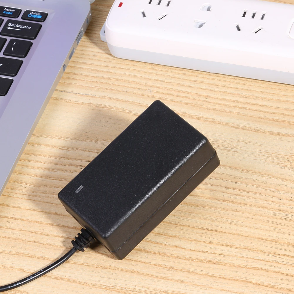 21V DC 2A Battery Charger Intelligent Lithium Li-on Power Adapter EU US Plug Switching Power Supply 21V 1500MA