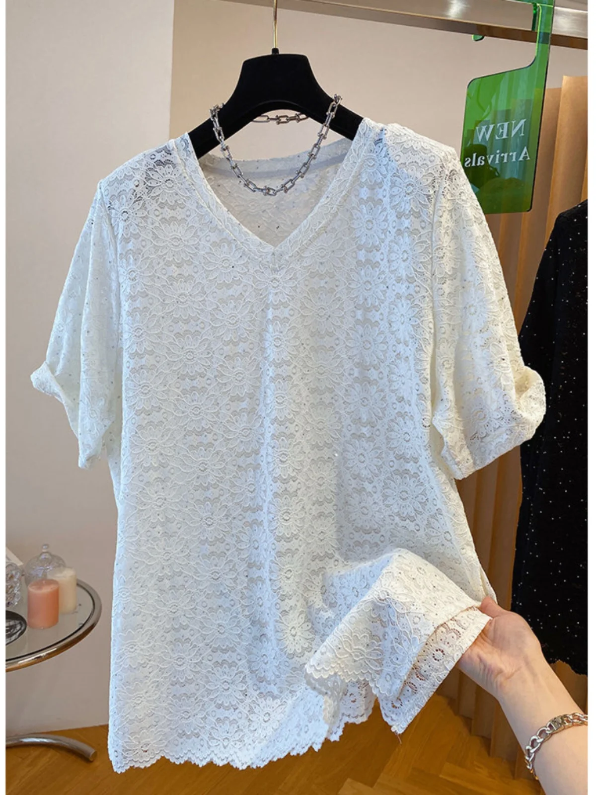 150Kg extra large size V-neck Korean version hollow lace short-sleeved t-shirt female fat sister summer thin loose versatile top