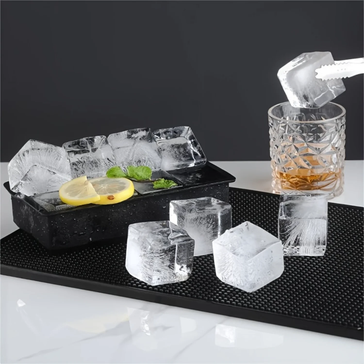 Easy-Release Silicone Ice Cube Tray With Lid - Food Grade, Compact & Lightweight For Quick Ice Making In 4 Or 6 Grids