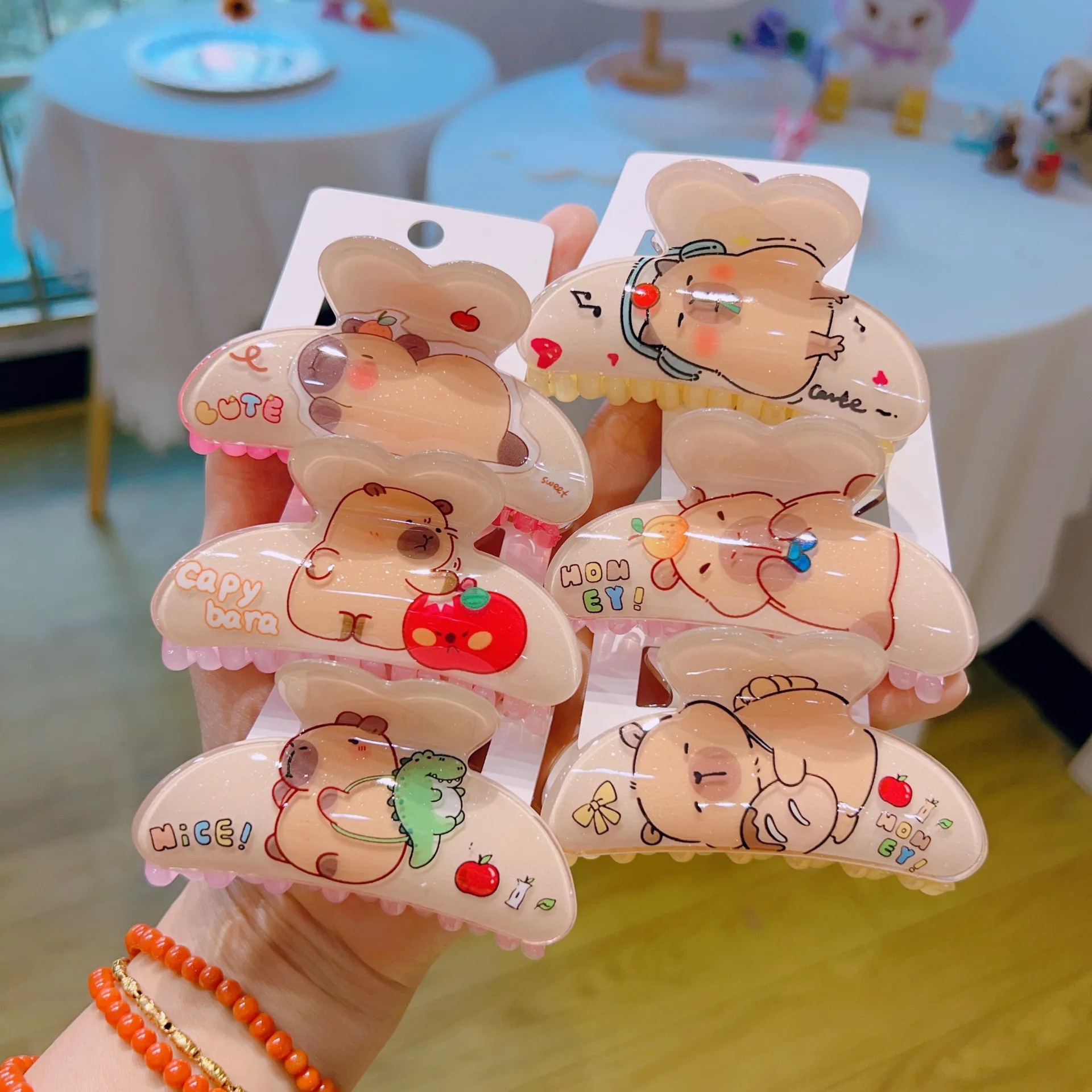 

NEW Cute Cartoon Capybara Acrylic Hair Claw Japanese Style Acrylic Claw Clips Trendy Hair Clips for Women Girls Hair Accessories