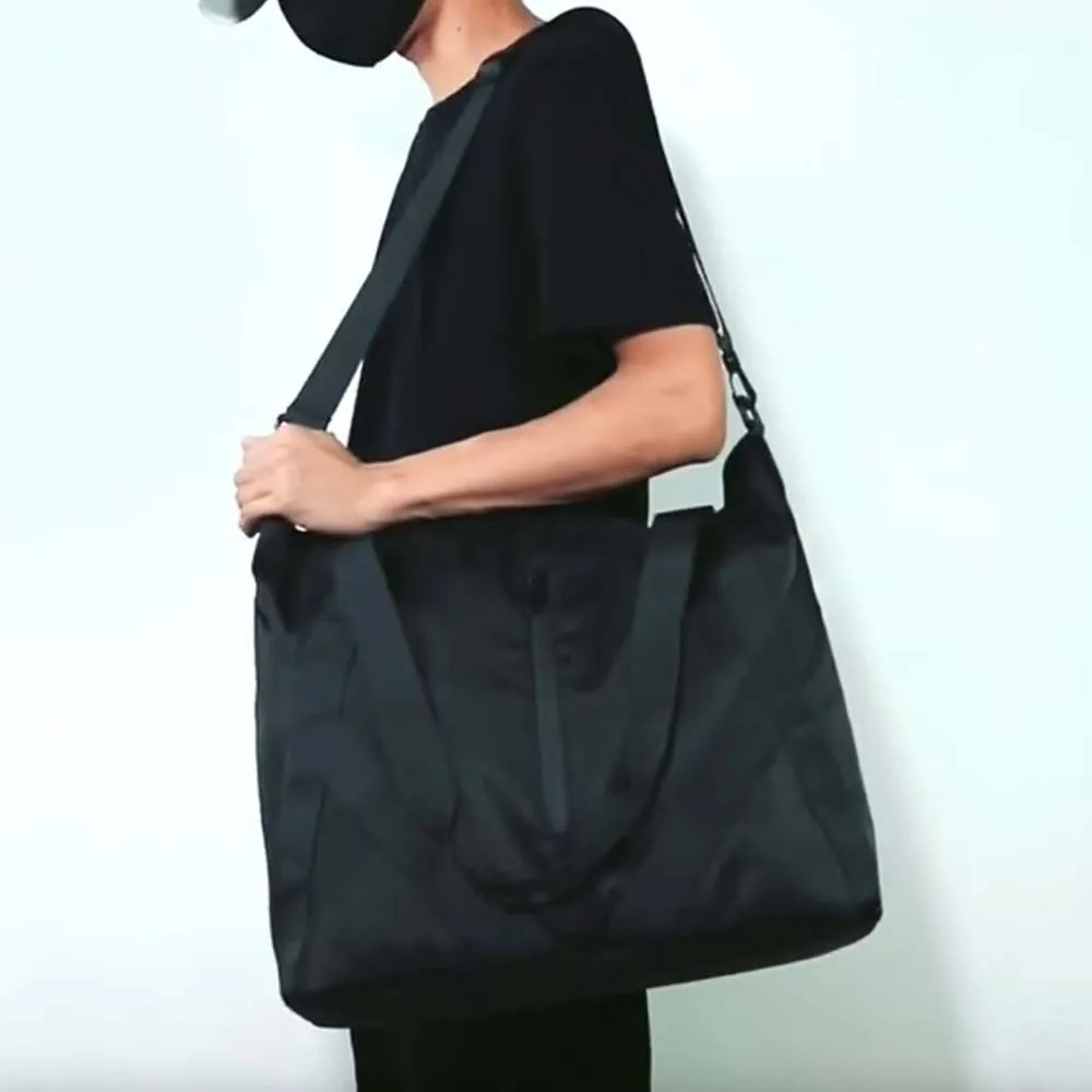 

Oxford Cloth Black Men's Handbag Large Capacity Japanese Style Waterproof Messenger Bag Casual Solid Color Outdoor Travel Pouch